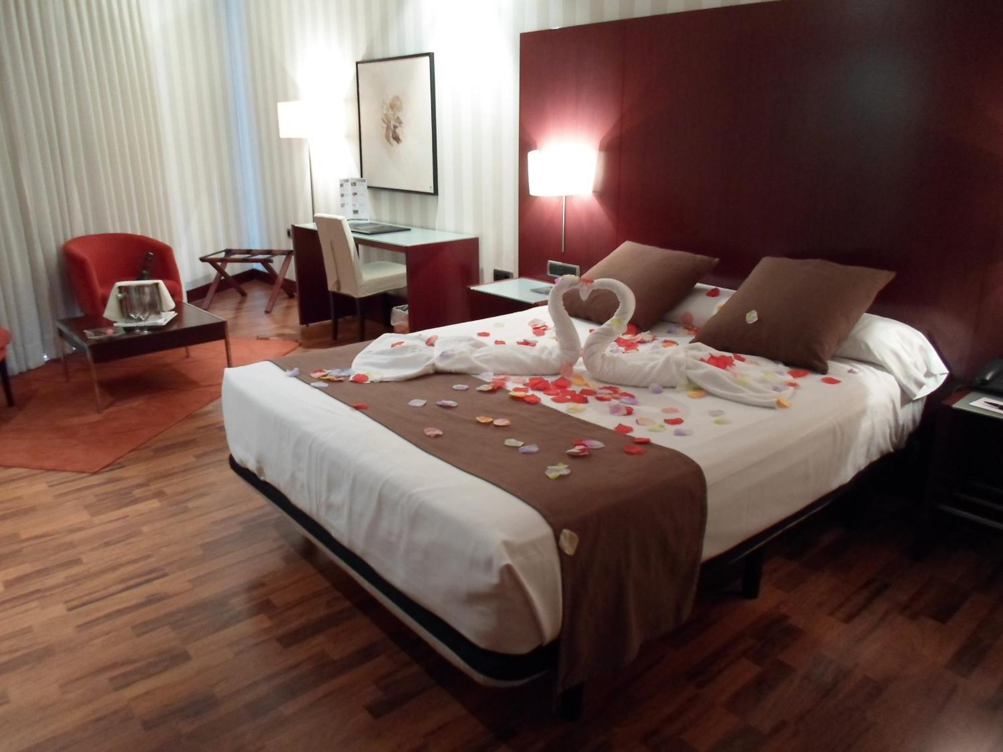 Romantic Standard Double Room,1479781877:JPEG